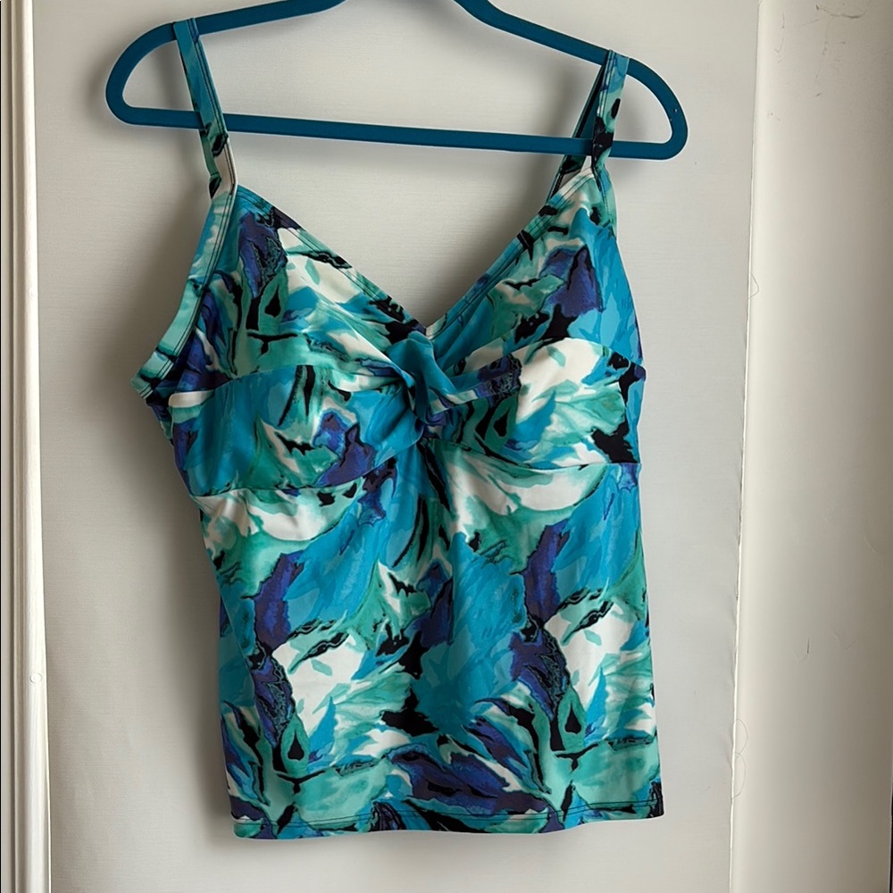 Croft & Barrow Blue and White Tankini top